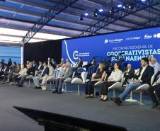 Ratinho Junior recebe Troféu Ocepar por contribuição ao cooperativismo paranaense