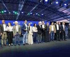 Ratinho Junior recebe Troféu Ocepar por contribuição ao cooperativismo paranaense
