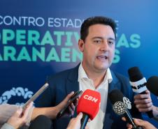 Ratinho Junior recebe Troféu Ocepar por contribuição ao cooperativismo paranaense