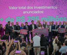 Paraná entrega 40 ônibus e 82 carros para reforçar cuidado às mulheres e pessoas idosas