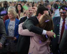 Estado lança programa Paraná Amigo da Pessoa Idosa e oficializa Bolsa Cuidador