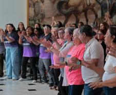Estado lança programa Paraná Amigo da Pessoa Idosa e oficializa Bolsa Cuidador