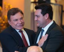 Governador Ratinho Junior recebe Troféu Guerreiro do Movimento Pró-Paraná