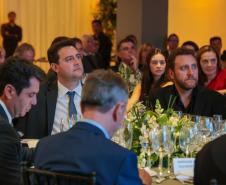 Governador Ratinho Junior recebe Troféu Guerreiro do Movimento Pró-Paraná