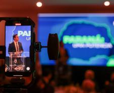 Governador Ratinho Junior recebe Troféu Guerreiro do Movimento Pró-Paraná