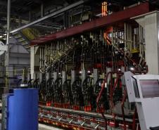 Com R$ 1 bilhão da Ambev, Paraná vai concentrar produção de garrafas para todo o Brasil