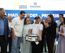 Estado entrega instrumentos musicais a 90 cidades e libera R$ 100 milhões para a cultura