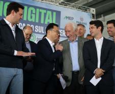 Primeiro na América do Sul: Bonde Urbano Digital começa a operar entre Pinhais e Piraquara