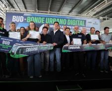 Primeiro na América do Sul: Bonde Urbano Digital começa a operar entre Pinhais e Piraquara