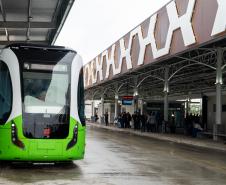 População se surpreende com tecnologia e aprova primeira viagem do Bonde Urbano Digital