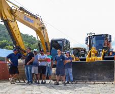 Governo do Estado entrega R$ 3,7 milhões em máquinas agrícolas para Matinhos