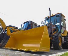 Governo do Estado entrega R$ 3,7 milhões em máquinas agrícolas para Matinhos