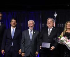 Piana participa da posse do novo presidente da Associação Comercial do Paraná