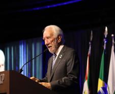 Piana participa da posse do novo presidente da Associação Comercial do Paraná