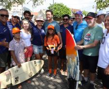 Estado inicia obras de escola de surfe para atender mais de 600 crianças no Litoral