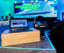 Estado anuncia R$ 63,5 milhões em kits tecnológicos para escolas municipais