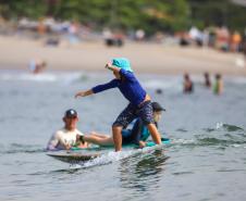 Estado inicia obras de escola de surfe para atender mais de 600 crianças no Litoral