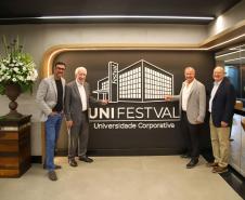 A UniFestval foi organizada em escolas temáticas, alinhadas aos pilares estratégicos do negócio, entre elas Escola do Encantamento, Escola do Varejo do Futuro, Escola do Crescimento, Escola da Qualidade e ESG, Escola do Cuidado, Escola do Acolhimento e Escola + Festval. 