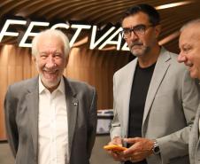 A UniFestval foi organizada em escolas temáticas, alinhadas aos pilares estratégicos do negócio, entre elas Escola do Encantamento, Escola do Varejo do Futuro, Escola do Crescimento, Escola da Qualidade e ESG, Escola do Cuidado, Escola do Acolhimento e Escola + Festval. 