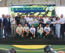 Estado inicia entrega de 687 ônibus escolares para 340 municípios