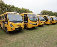 Estado inicia entrega de 687 ônibus escolares para 340 municípios