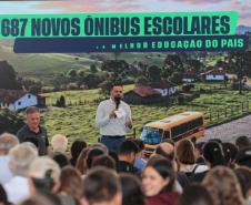 Estado inicia entrega de 687 ônibus escolares para 340 municípios