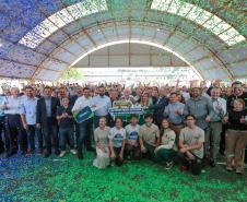 Estado inicia entrega de 687 ônibus escolares para 340 municípios