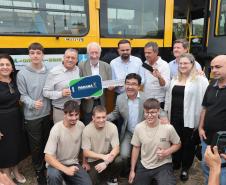 Estado inicia entrega de 687 ônibus escolares para 340 municípios