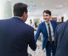 Paraná já tem 8 aplicações de polilaminina; Ratinho Junior recebe médicos e reforça apoio à pesquisa