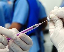 Paraná já tem 8 aplicações de polilaminina; Ratinho Junior recebe médicos e reforça apoio à pesquisa