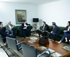 Ratinho Junior recebe Encarregado de Negócios no Brasil dos Estados Unidos