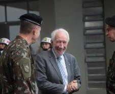 Darci Piana participa da troca de comando da 5ª Divisão de Exército, em Curitiba