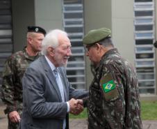 Darci Piana participa da troca de comando da 5ª Divisão de Exército, em Curitiba