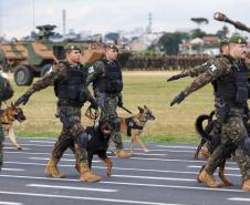 Darci Piana participa da troca de comando da 5ª Divisão de Exército, em Curitiba