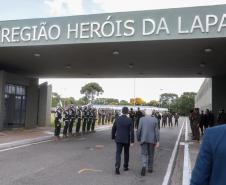 Darci Piana participa da troca de comando da 5ª Divisão de Exército, em Curitiba