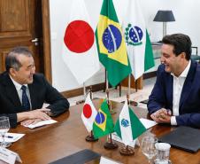 Ratinho Junior recebe embaixador do Japão em primeira visita ao Paraná
