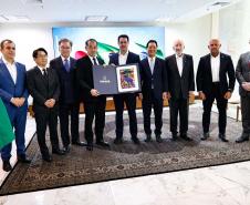Ratinho Junior recebe embaixador do Japão em primeira visita ao Paraná