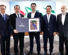 Ratinho Junior recebe embaixador do Japão em primeira visita ao Paraná