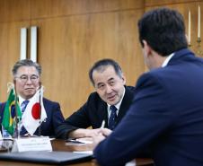 Ratinho Junior recebe embaixador do Japão em primeira visita ao Paraná