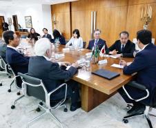 Ratinho Junior recebe embaixador do Japão em primeira visita ao Paraná