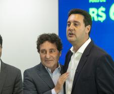 Ratinho Junior libera R$ 324 milhões para obras em nove municípios paranaenses