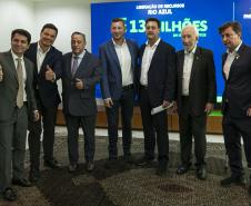 Ratinho Junior libera R$ 324 milhões para obras em nove municípios paranaenses