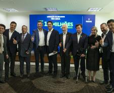 Ratinho Junior libera R$ 324 milhões para obras em nove municípios paranaenses