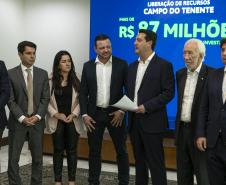 Ratinho Junior libera R$ 324 milhões para obras em nove municípios paranaenses