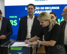 Ratinho Junior libera R$ 324 milhões para obras em nove municípios paranaenses