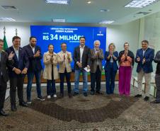 Ratinho Junior confirma R$ 372,5 milhões para 12 municípios de sete regiões