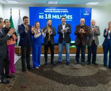 Ratinho Junior confirma R$ 372,5 milhões para 12 municípios de sete regiões