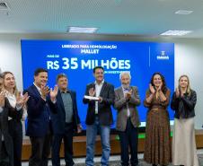 Ratinho Junior confirma R$ 372,5 milhões para 12 municípios de sete regiões