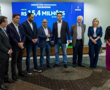 Ratinho Junior confirma R$ 372,5 milhões para 12 municípios de sete regiões