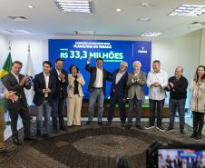 R$ 372 milhões: governador libera recursos para investimentos em 10 municípios